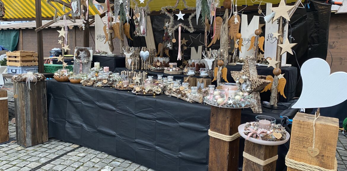 Handmade with love by Melanie ist wieder am Christchindli-Märt 2025 mit dabei